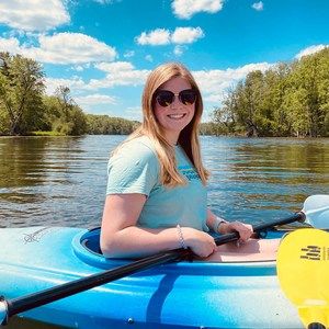 Meet your Posher, Adrianna